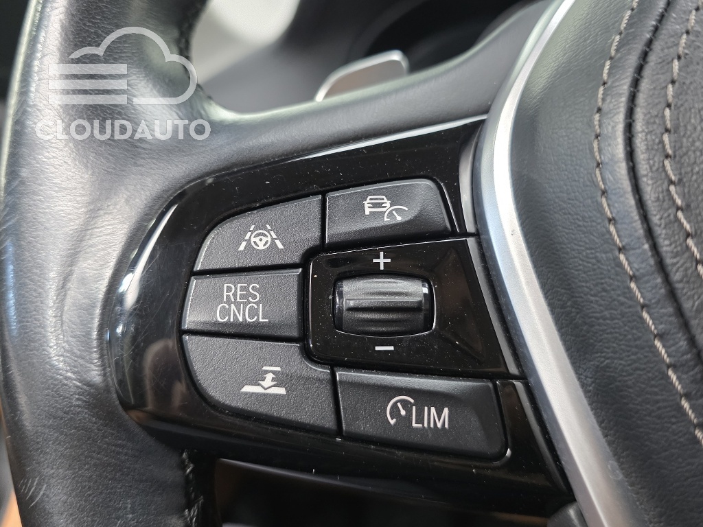 2018 BMW 5 Series 520d Luxury Edition - Image 30