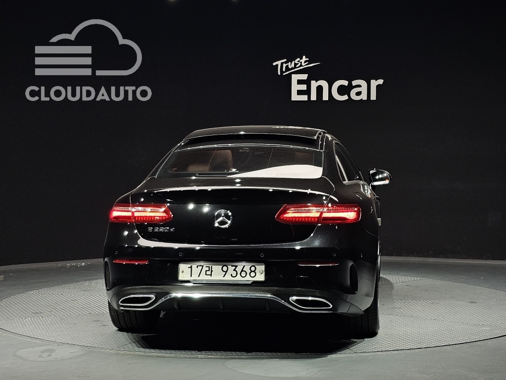 2017 Mercedes-Benz E-Class E220d Coupe - Image 4