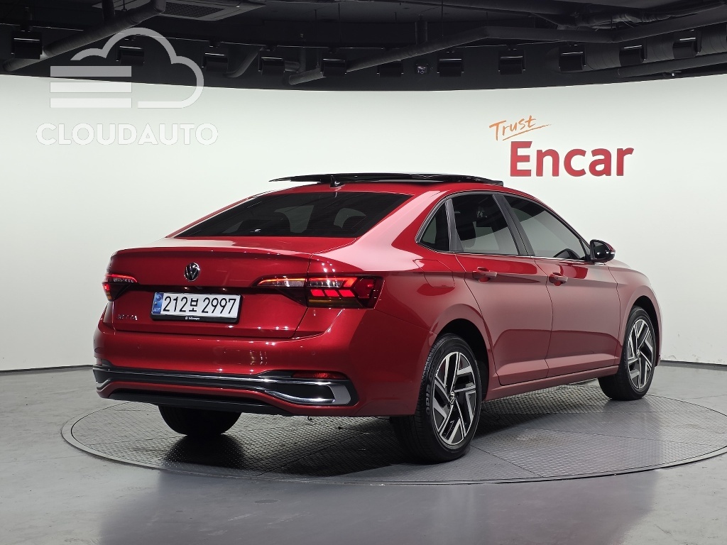 2024 Volkswagen Jetta 1.5 TSI Prestige - Image 2