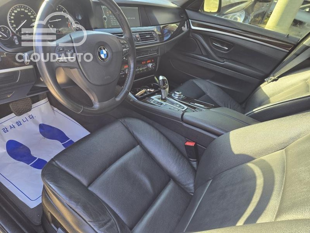 2013 BMW 5 Series 528i - Image 14