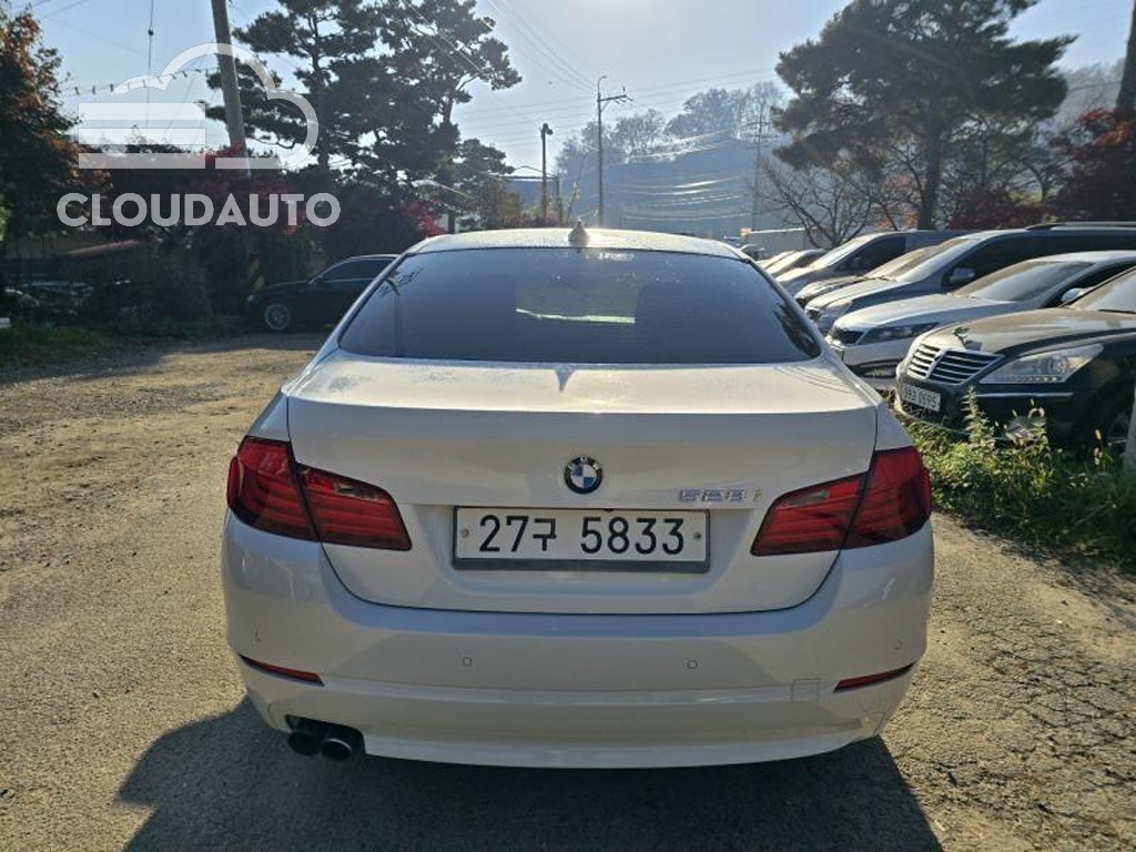 2013 BMW 5 Series 528i - Image 4