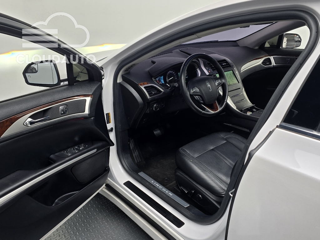 2016 Lincoln MKZ Hybrid - Image 11