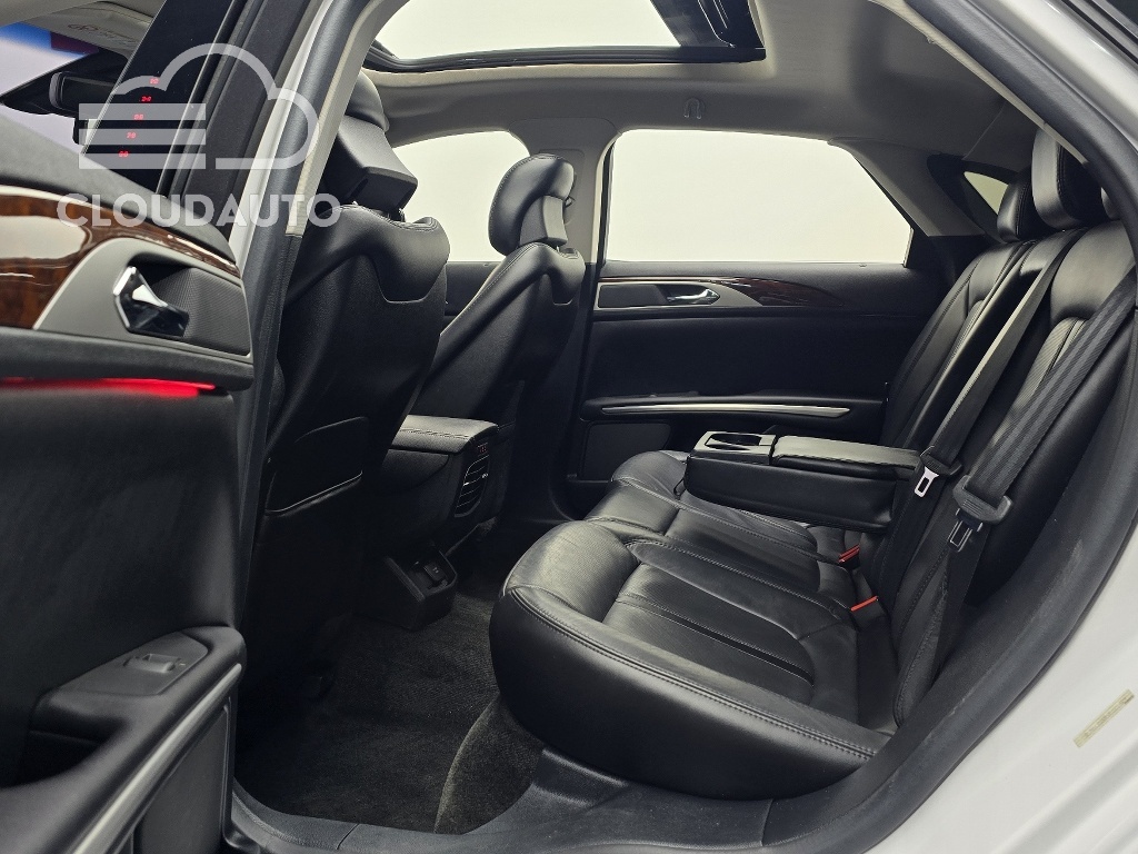 2016 Lincoln MKZ Hybrid - Image 12