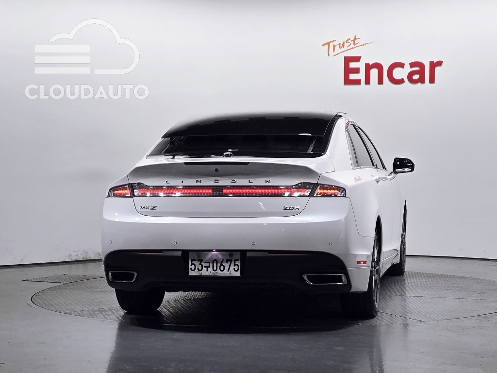 2016 Lincoln MKZ Hybrid - Image 4