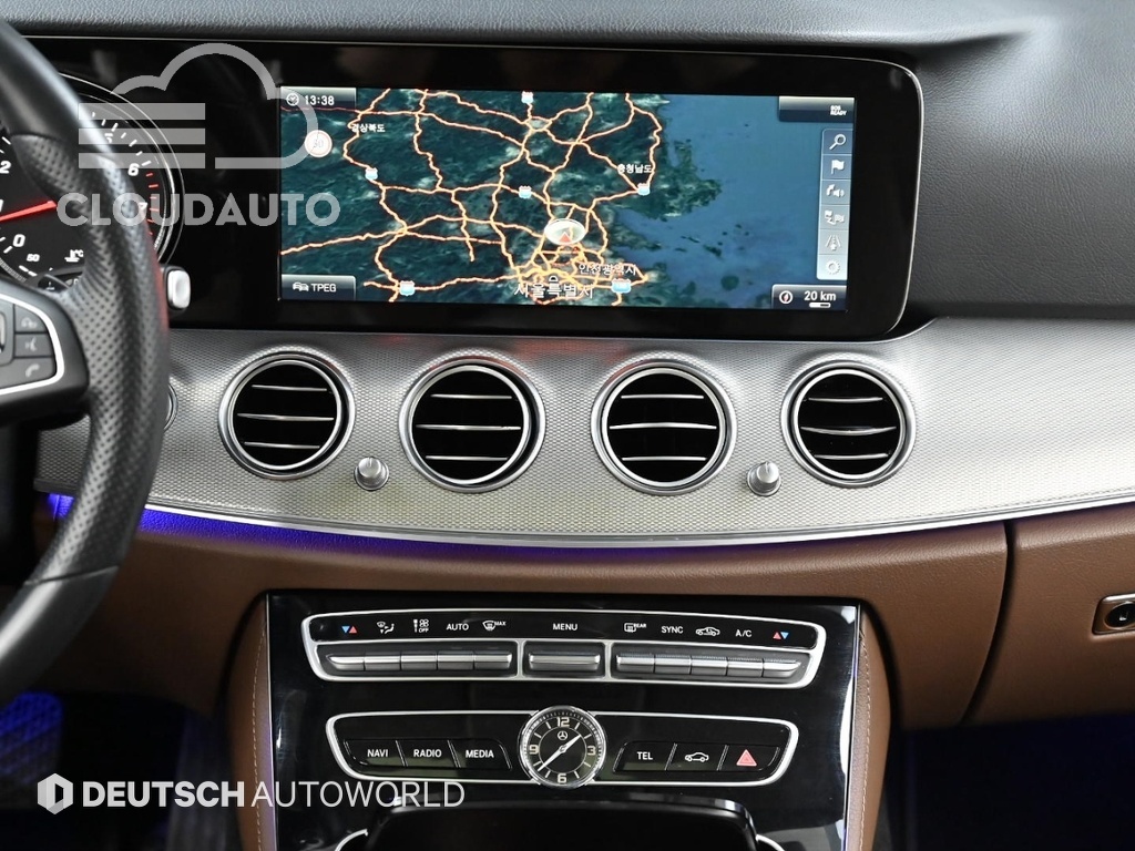 2018 Mercedes-Benz E-Class E200 - Image 21