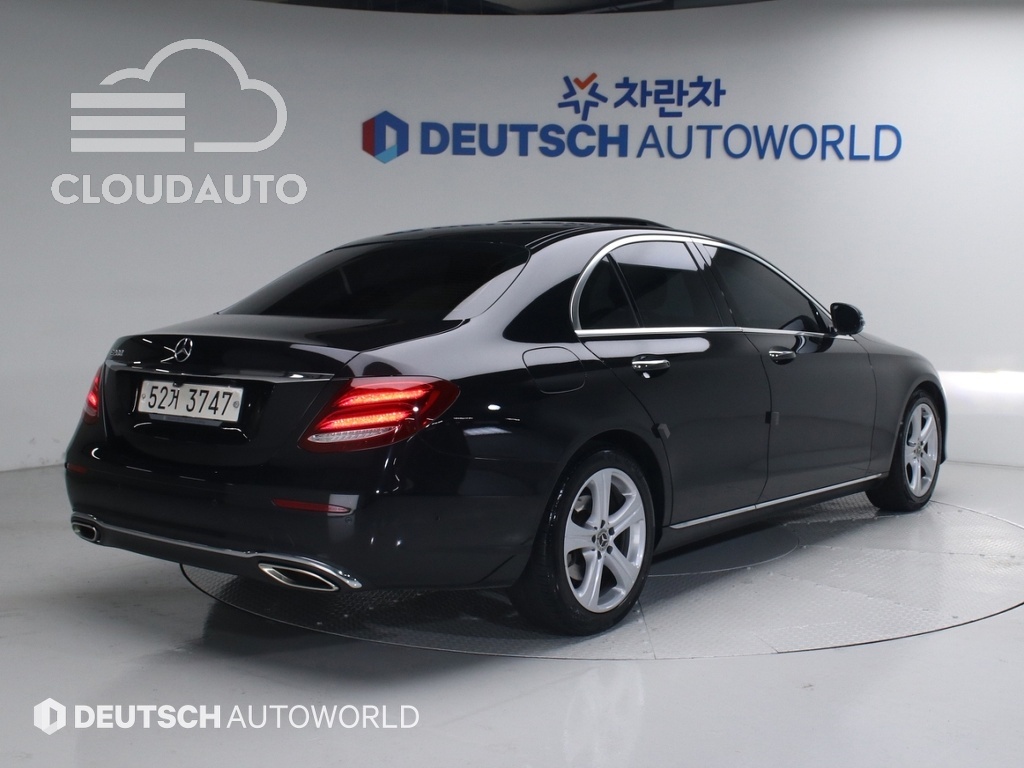 2018 Mercedes-Benz E-Class E200 - Image 4