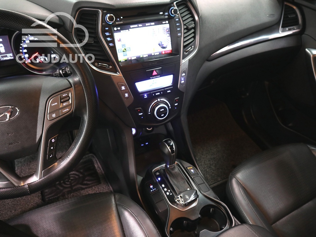 2015 Hyundai Santa Fe Diesel 2.0 2WD Premium - Image 11