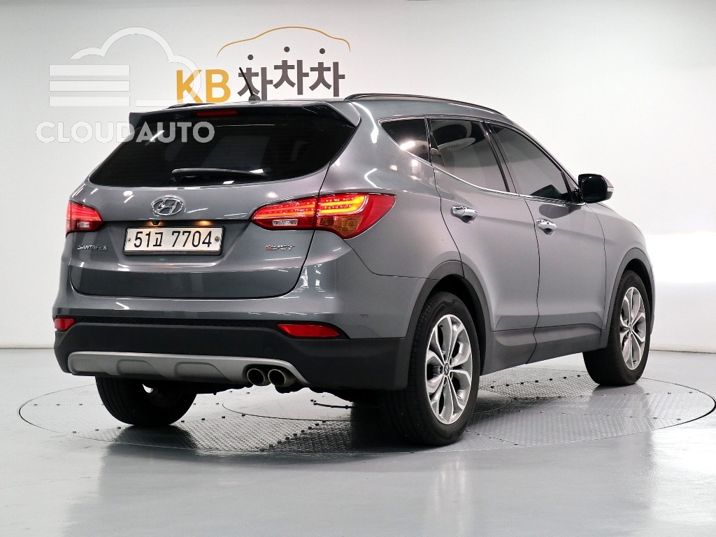2015 Hyundai Santa Fe Diesel 2.0 2WD Premium - Image 2