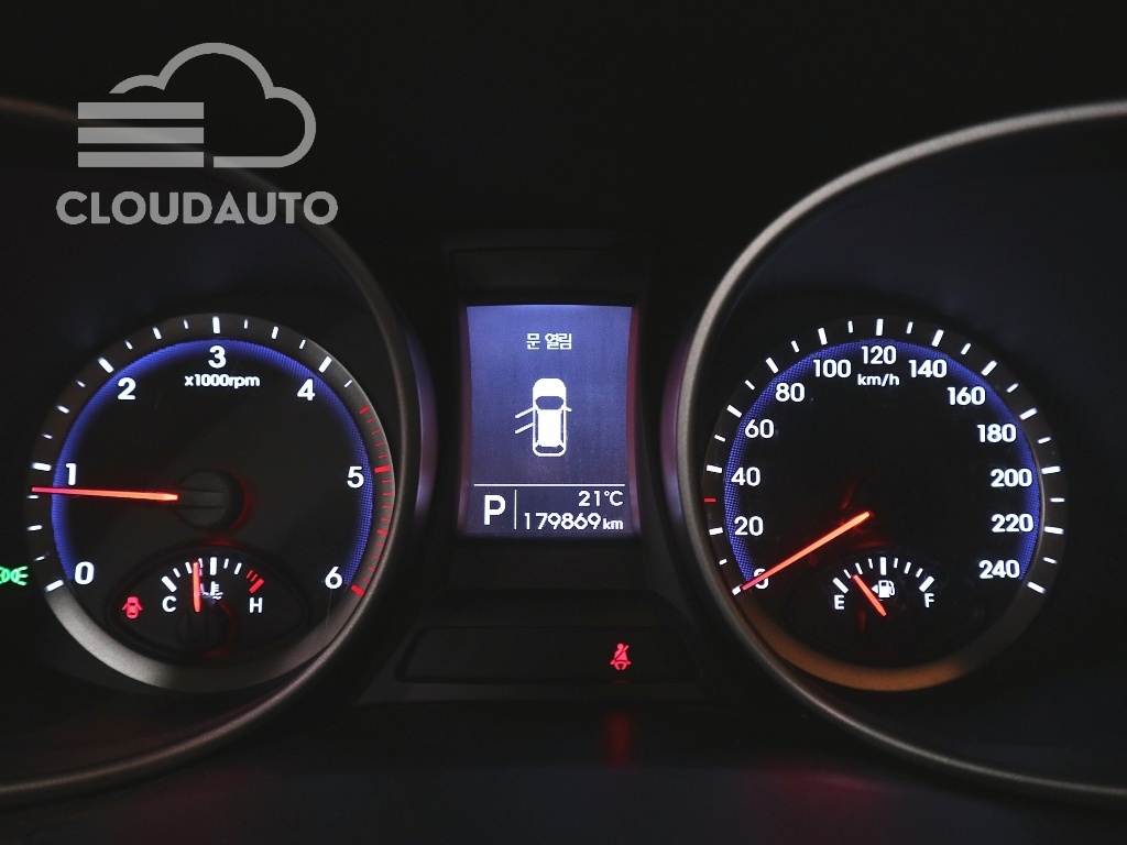 2015 Hyundai Santa Fe Diesel 2.0 2WD Premium - Image 8