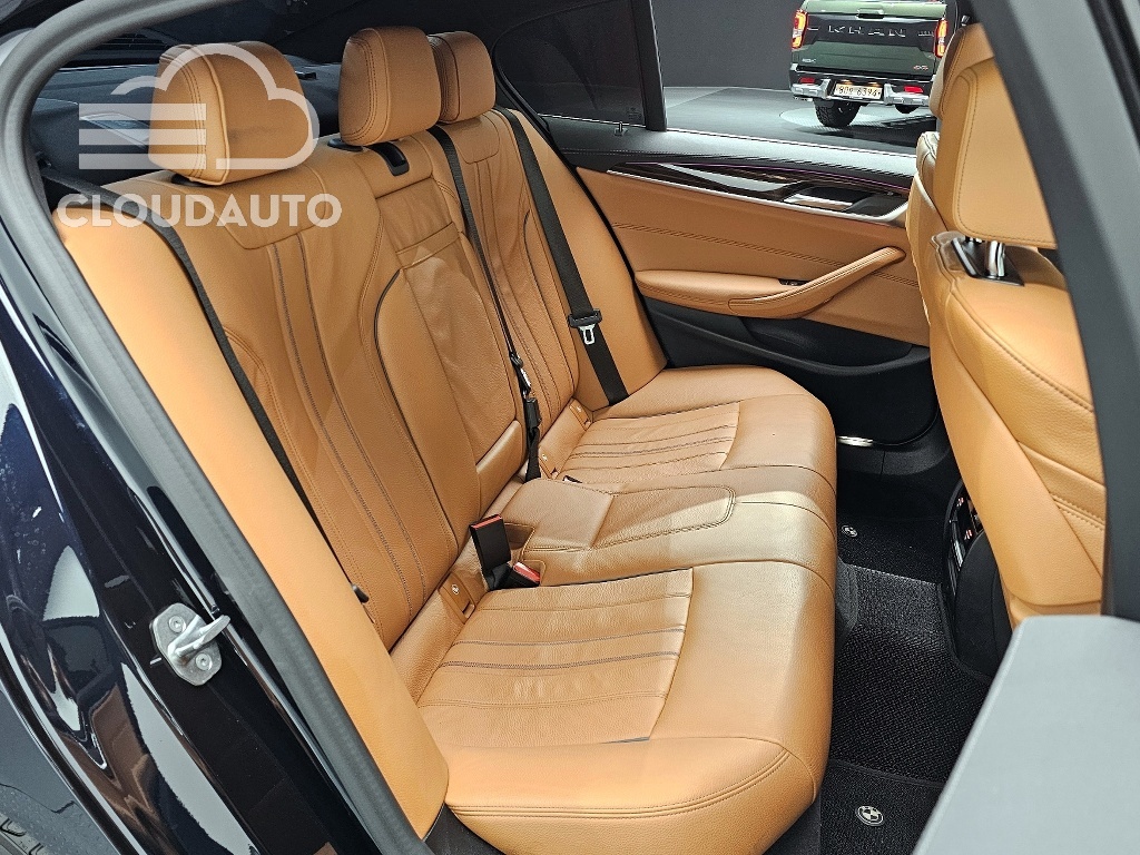 2021 BMW 5 Series 520i M Sports - Image 12