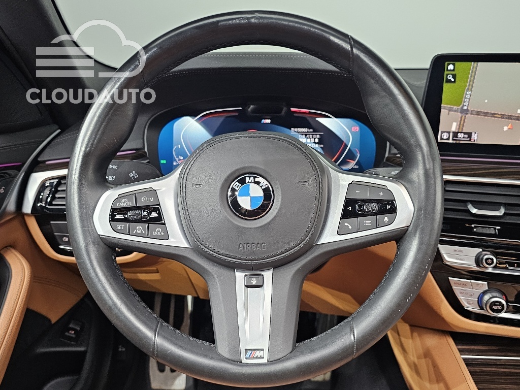 2021 BMW 5 Series 520i M Sports - Image 13