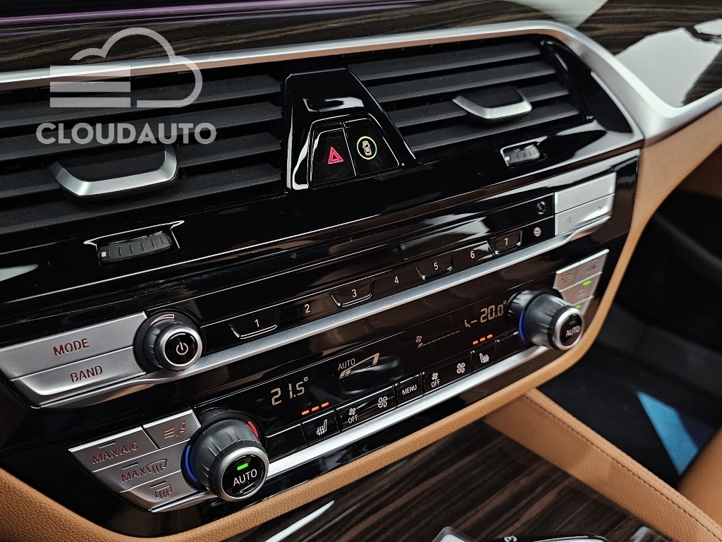 2021 BMW 5 Series 520i M Sports - Image 16