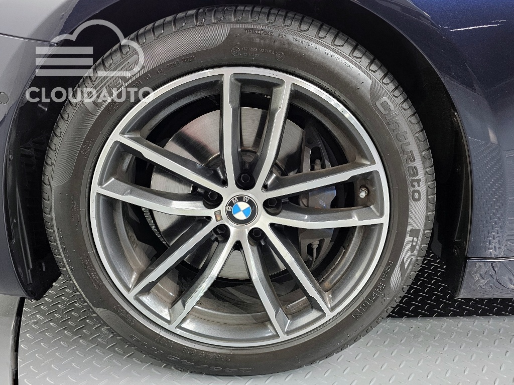 2021 BMW 5 Series 520i M Sports - Image 5