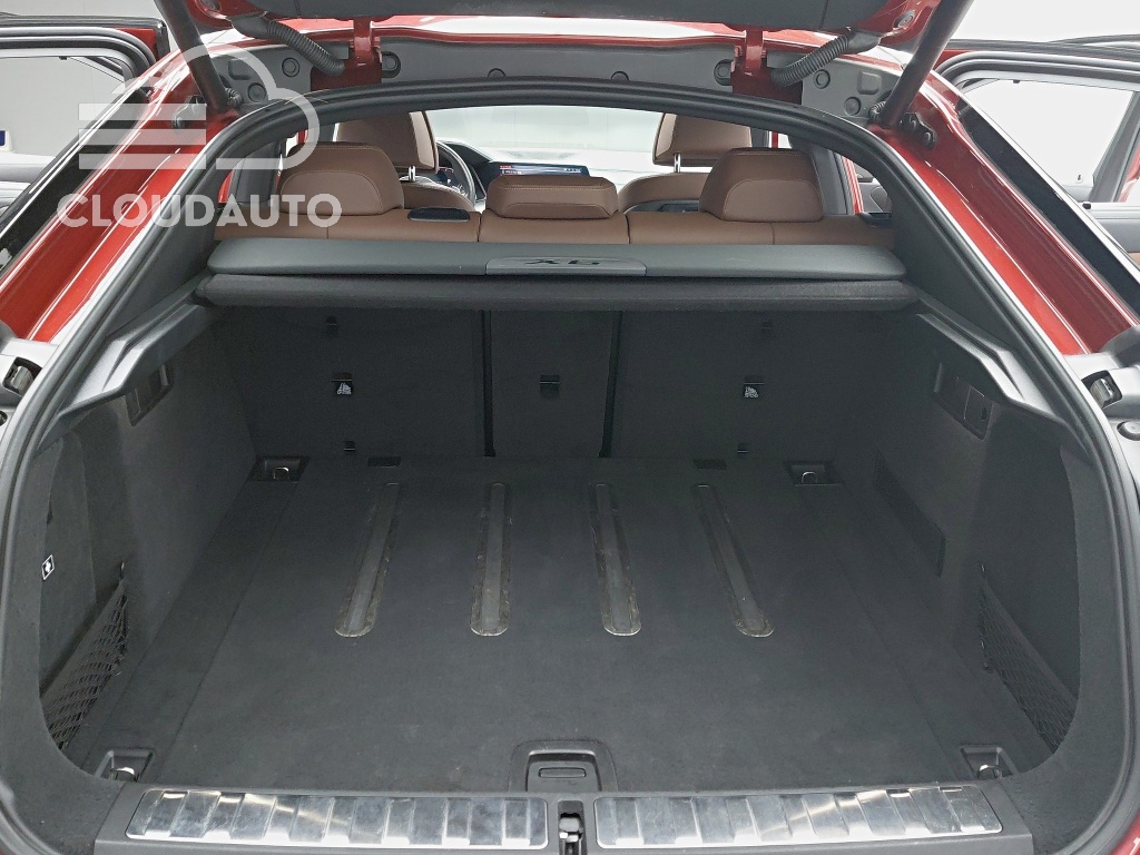 2021 BMW X6 xDrive40i M Sports - Image 13