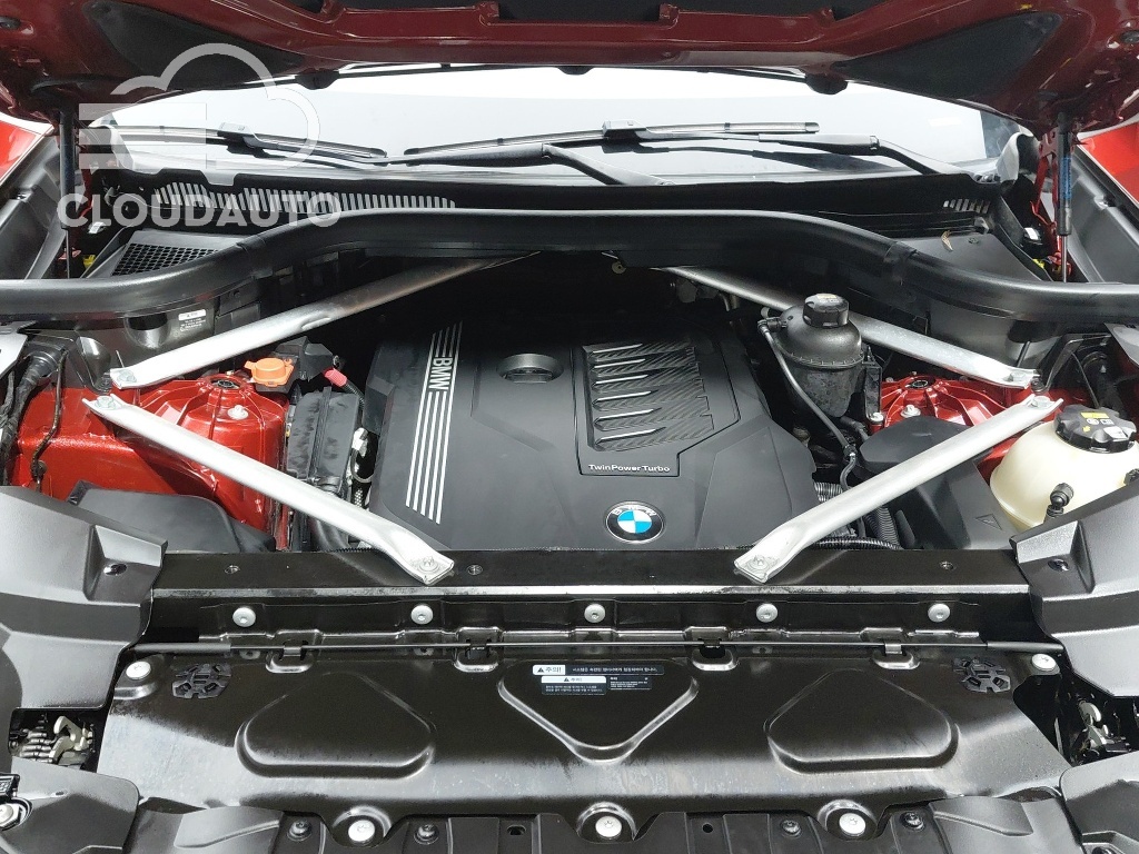 2021 BMW X6 xDrive40i M Sports - Image 6
