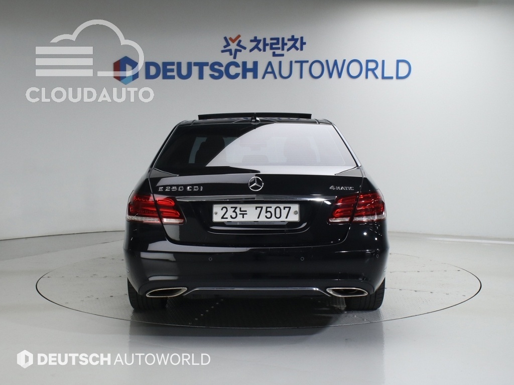 2014 Mercedes-Benz E-Class E250 CDI 4MATIC - Image 4