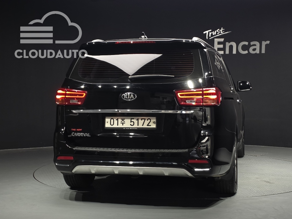 2019 Kia Carnival 9 Noblesse - Image 4