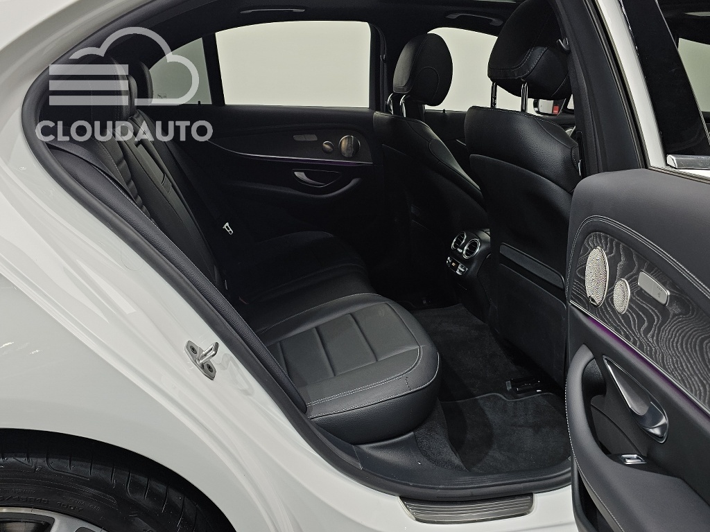 2022 Mercedes-Benz E-Class E350 4MATIC - Image 11