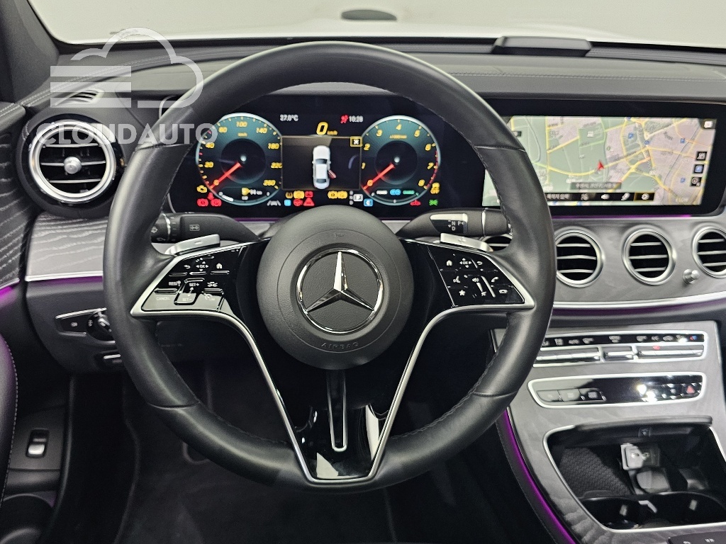 2022 Mercedes-Benz E-Class E350 4MATIC - Image 12