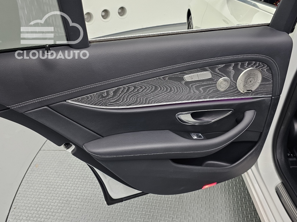 2022 Mercedes-Benz E-Class E350 4MATIC - Image 25