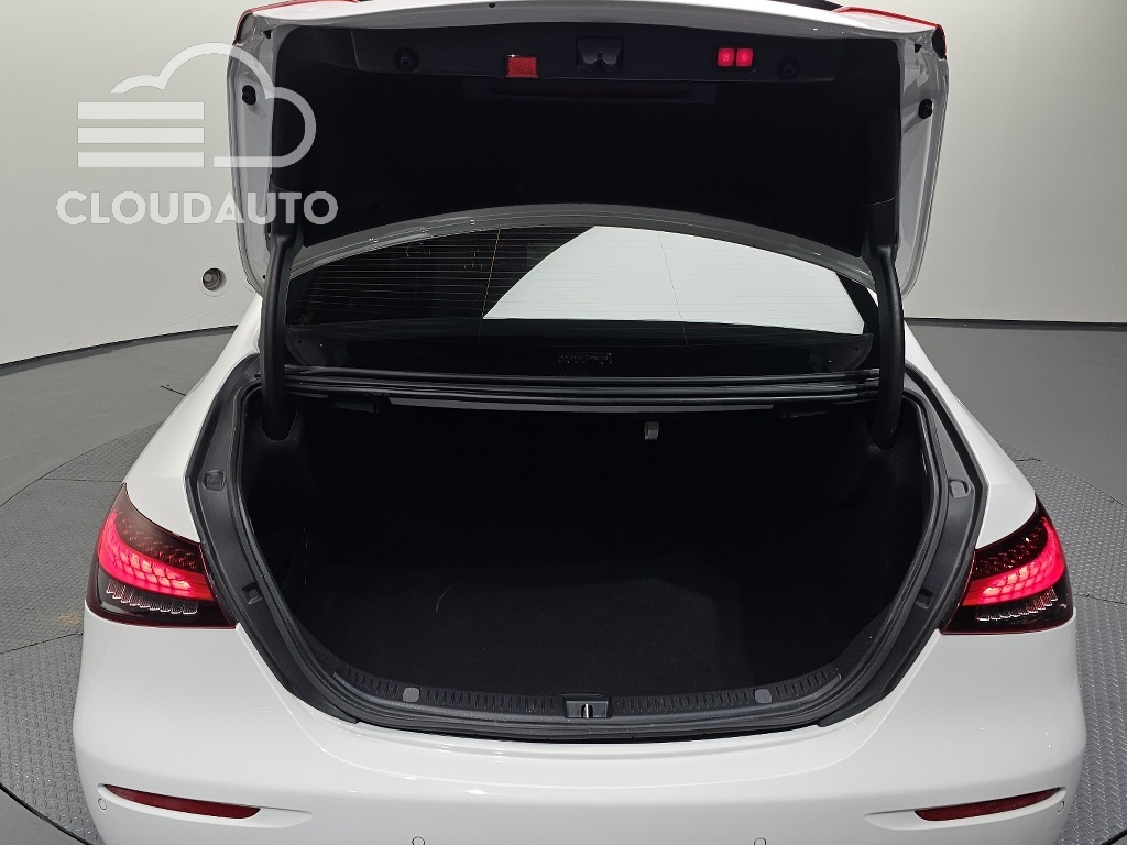 2022 Mercedes-Benz E-Class E350 4MATIC - Image 29