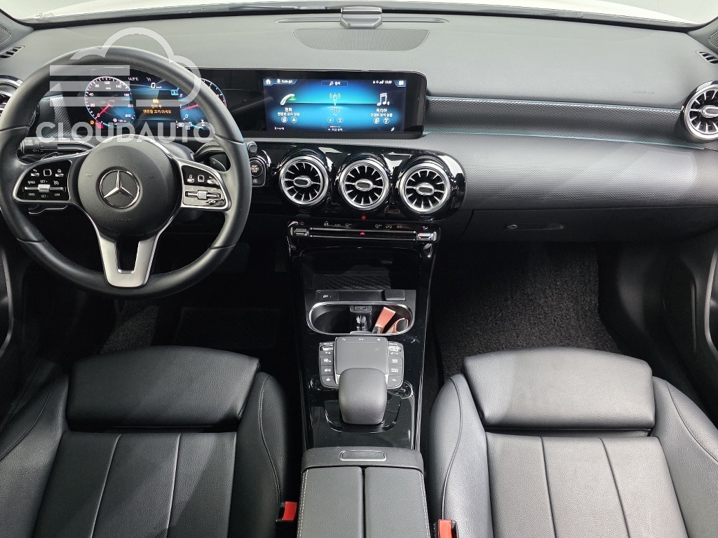 2021 Mercedes-Benz A-Class A220 Sedan - Image 7