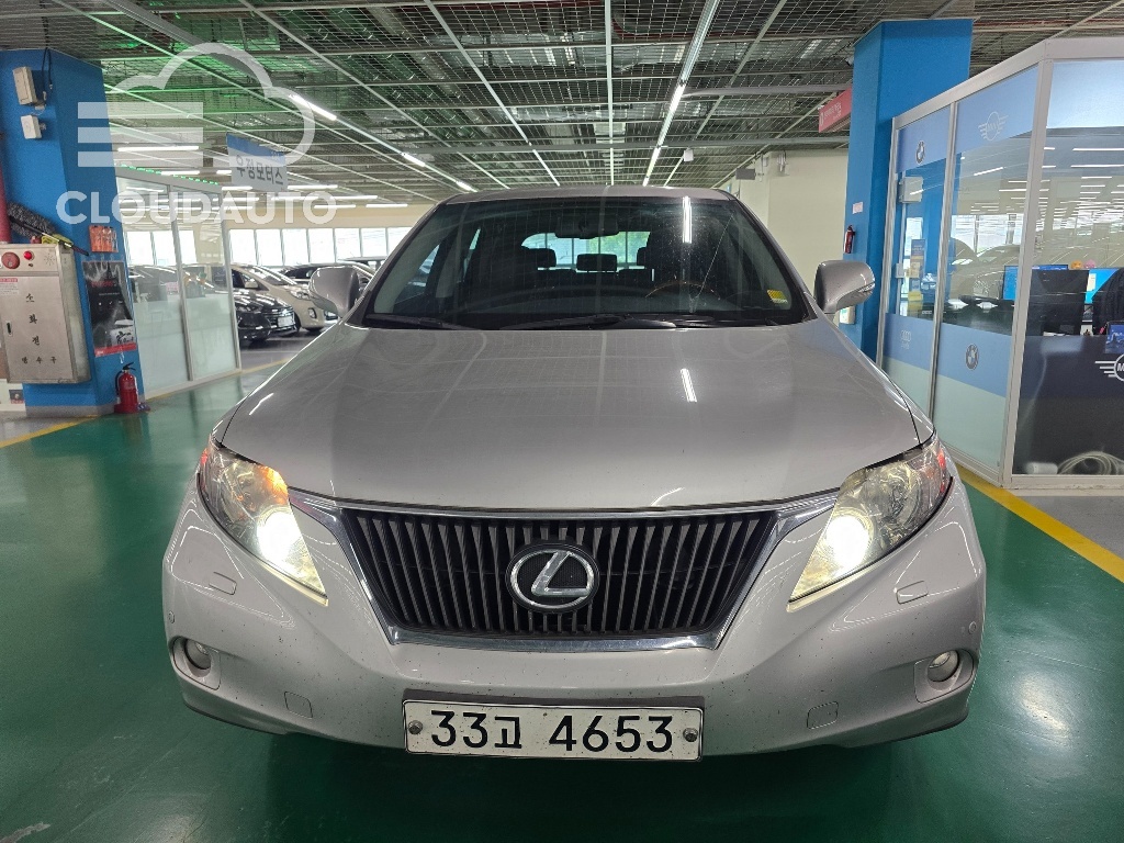 2010 Lexus RX350 Luxury - Image 2