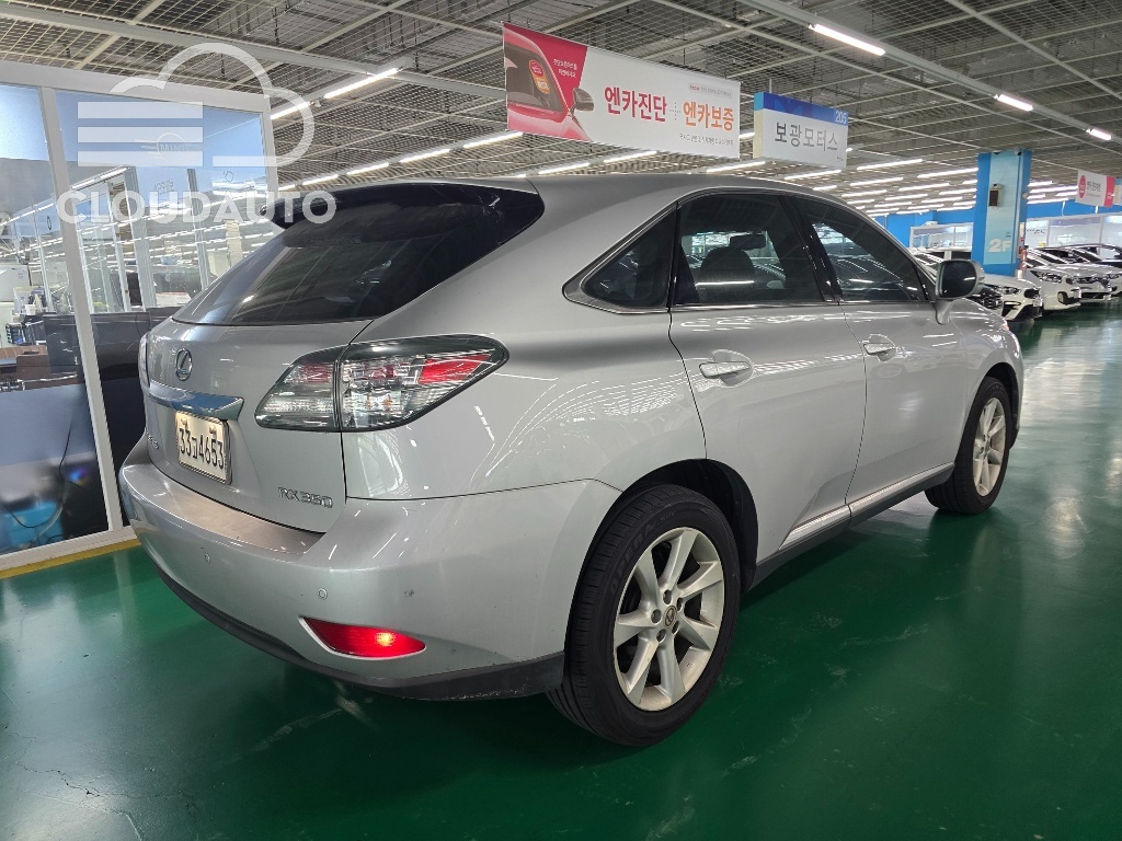 2010 Lexus RX350 Luxury - Image 4
