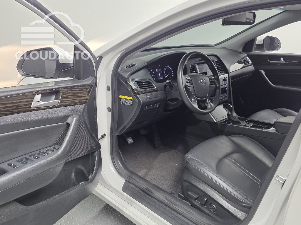 2016 Hyundai Sonata 2.0 Smart - Image 10