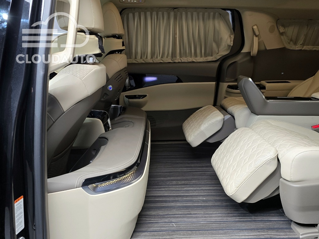2023 Kia Carnival Gasoline 4 - Image 13