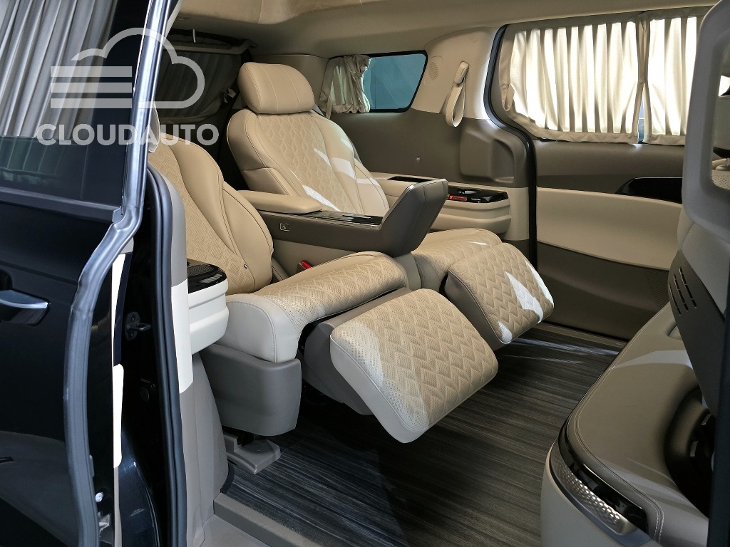 2023 Kia Carnival Gasoline 4 - Image 14