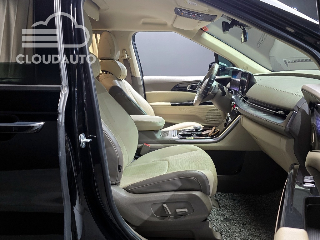 2023 Kia Carnival Gasoline 4 - Image 10
