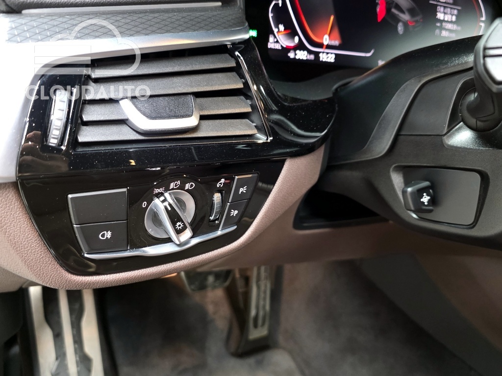 2023 BMW 6 Series GT 620d M Sports - Image 27