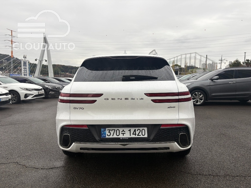 2024 Genesis GV70 2.5T Gasoline AWD - Image 11