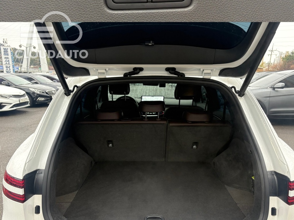 2024 Genesis GV70 2.5T Gasoline AWD - Image 16