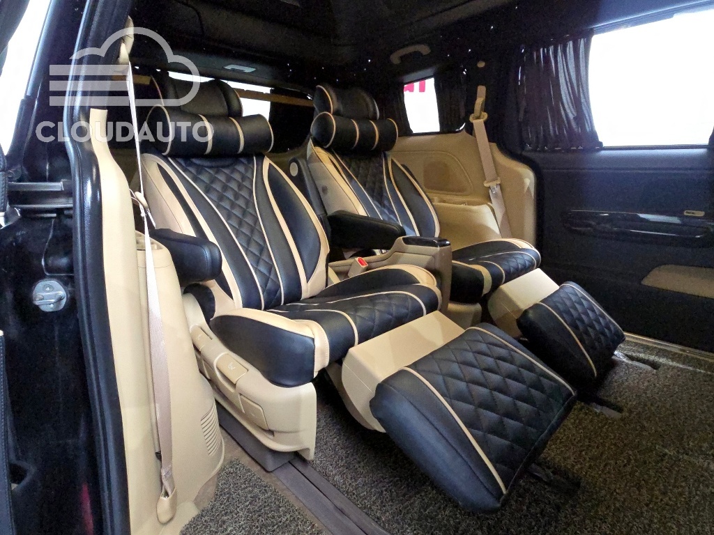 2019 Kia Carnival Gasoline 4 - Image 12