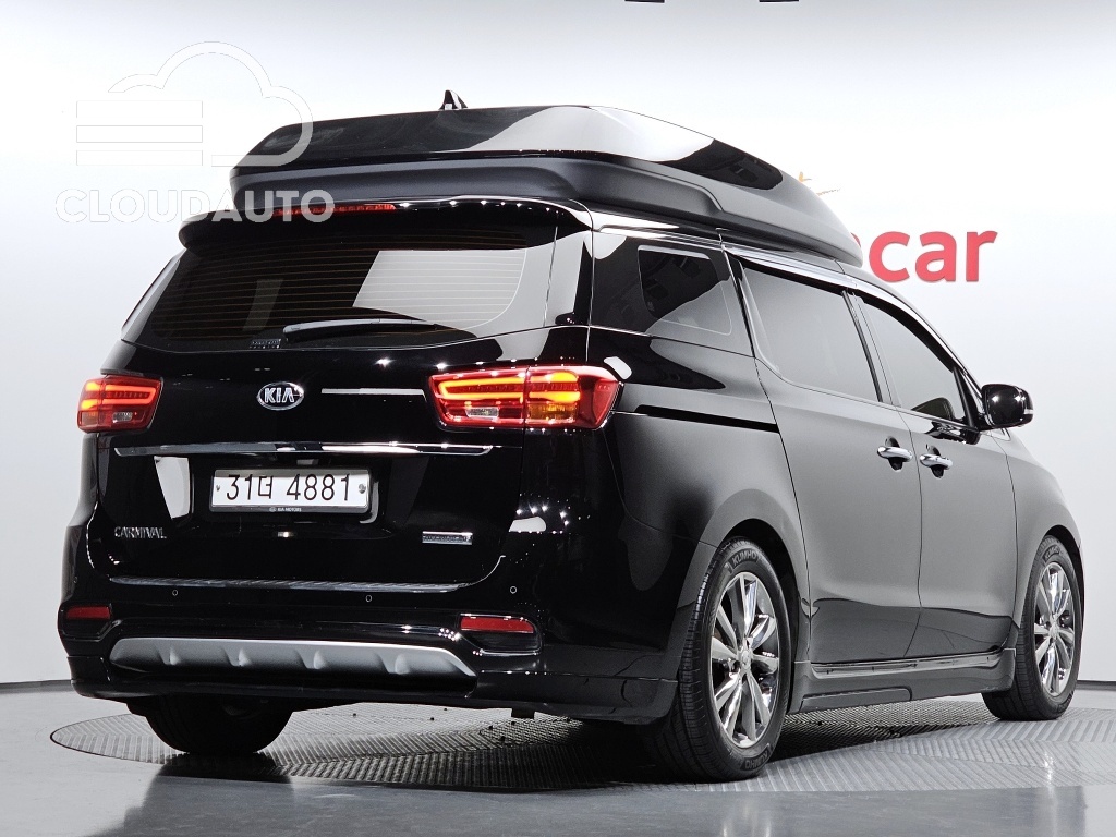 2019 Kia Carnival Gasoline 4 - Image 2
