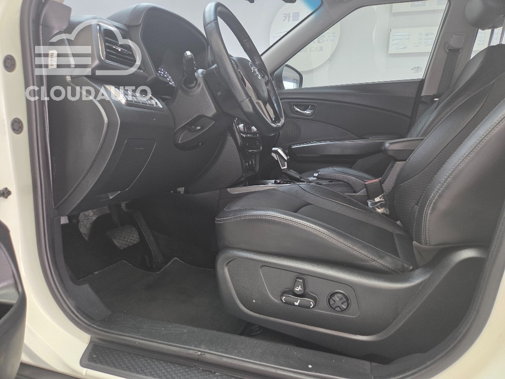 2022 SsangYong Tivoli Gasoline 1.5 2WD - Image 17