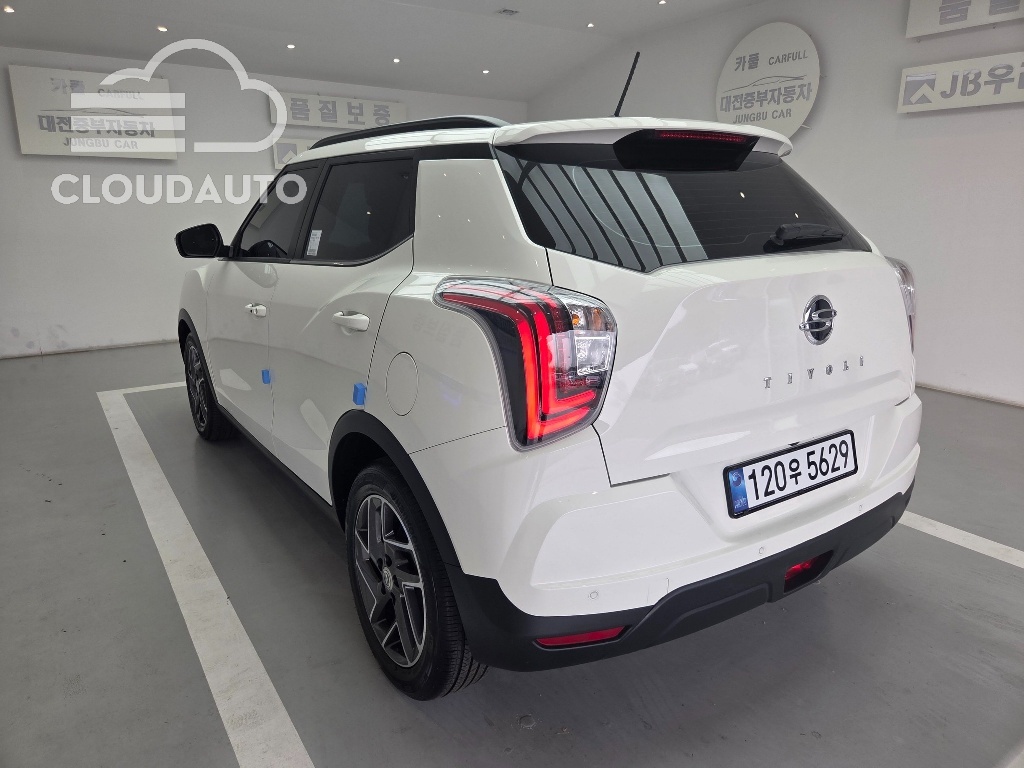 2022 SsangYong Tivoli Gasoline 1.5 2WD - Image 4