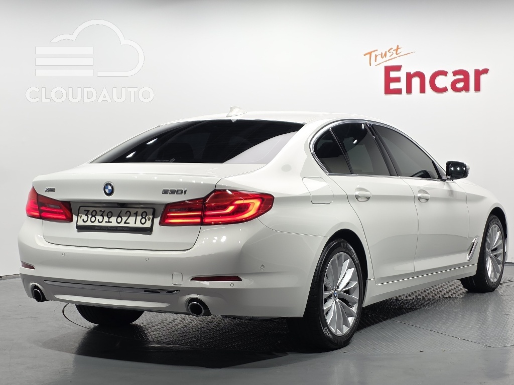 2020 BMW 5 Series 530i xDrive Luxury Plus - Image 2