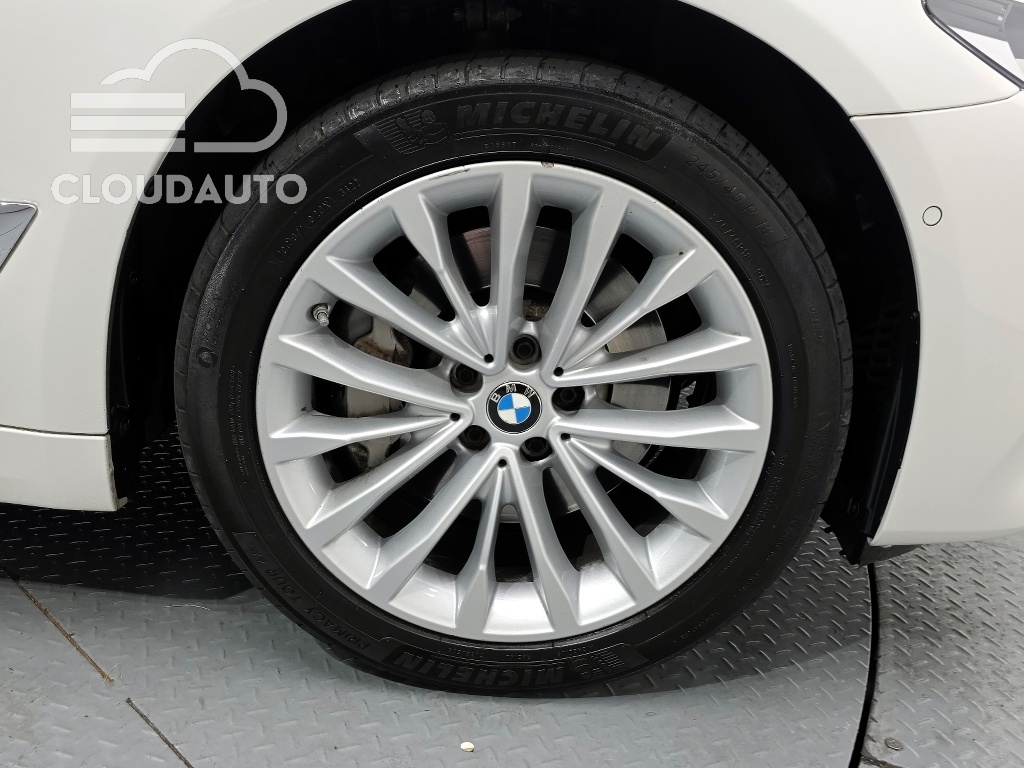 2020 BMW 5 Series 530i xDrive Luxury Plus - Image 21