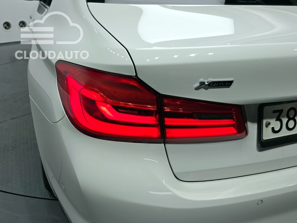 2020 BMW 5 Series 530i xDrive Luxury Plus - Image 23