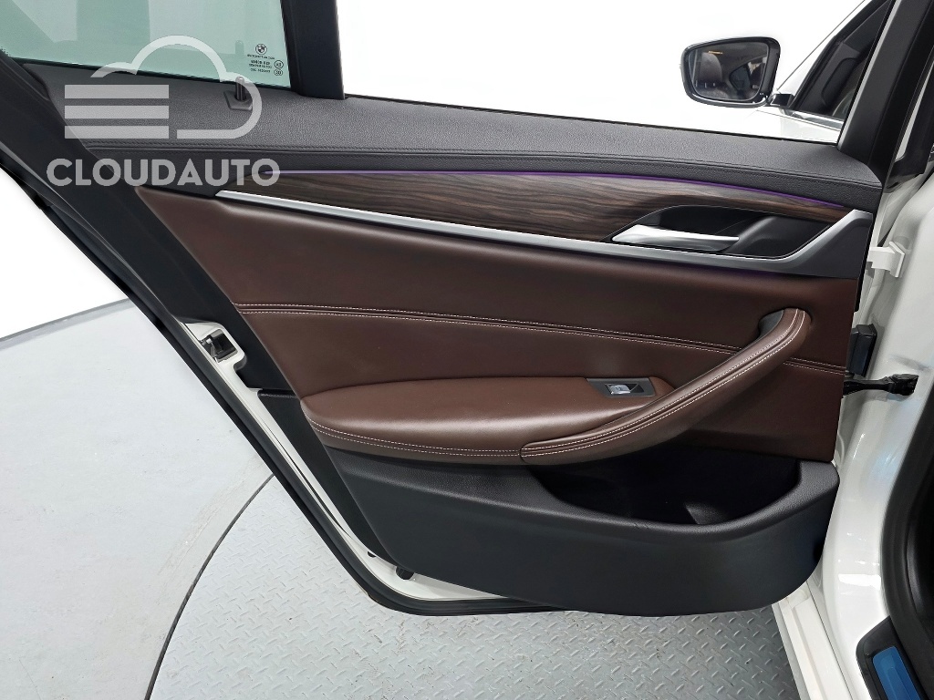 2020 BMW 5 Series 530i xDrive Luxury Plus - Image 25