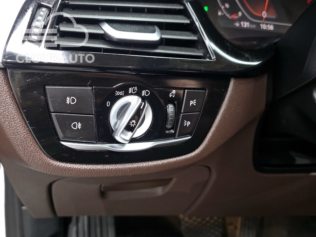 2020 BMW 5 Series 530i xDrive Luxury Plus - Image 31