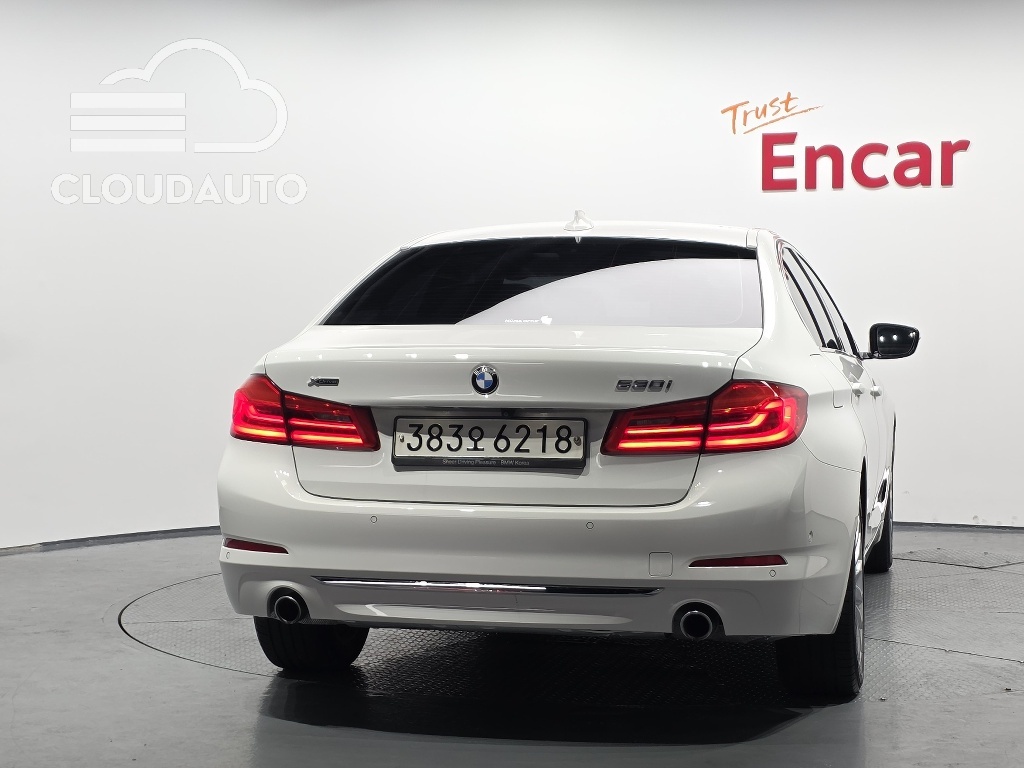 2020 BMW 5 Series 530i xDrive Luxury Plus - Image 4