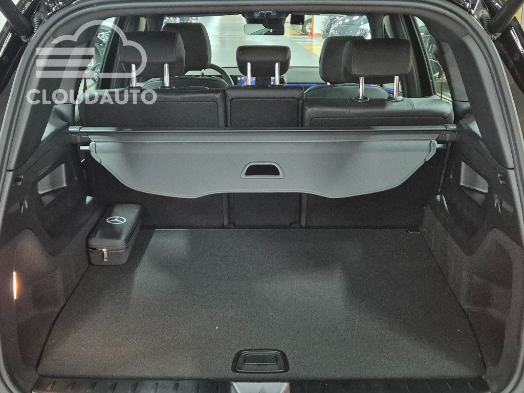 2025 Mercedes-Benz GLB AMG GLB35 4MATIC - Image 18