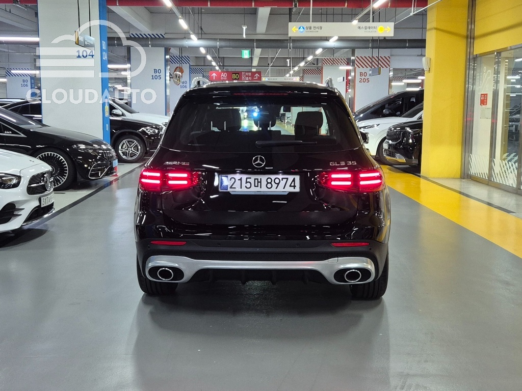2025 Mercedes-Benz GLB AMG GLB35 4MATIC - Image 3