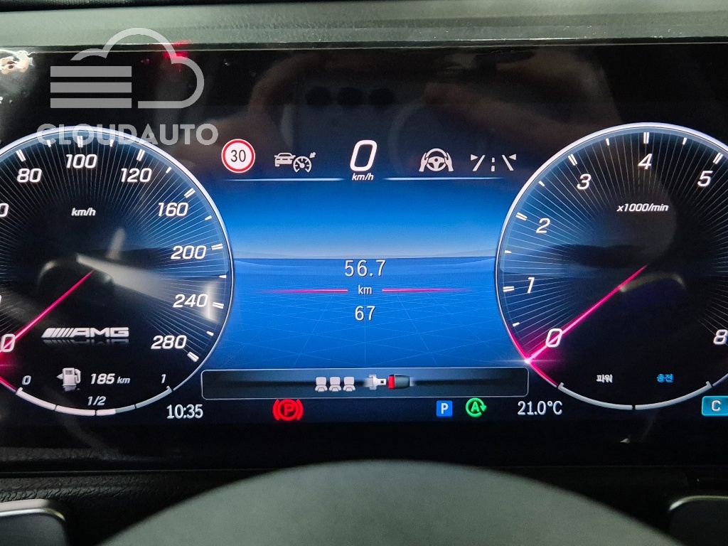 2025 Mercedes-Benz GLB AMG GLB35 4MATIC - Image 5