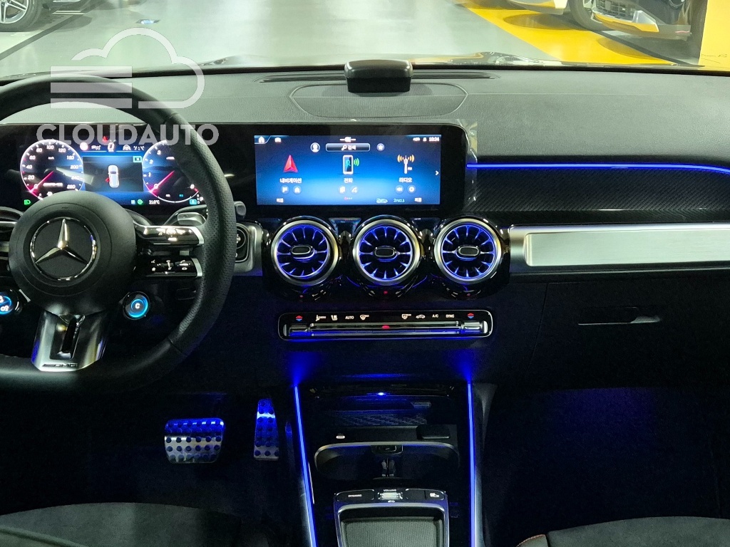 2025 Mercedes-Benz GLB AMG GLB35 4MATIC - Image 7