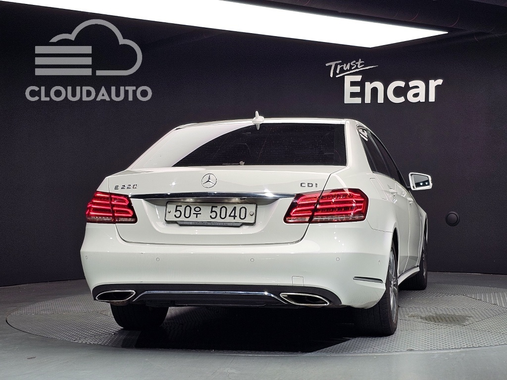 2014 Mercedes-Benz E-Class E220 CDI - Image 4